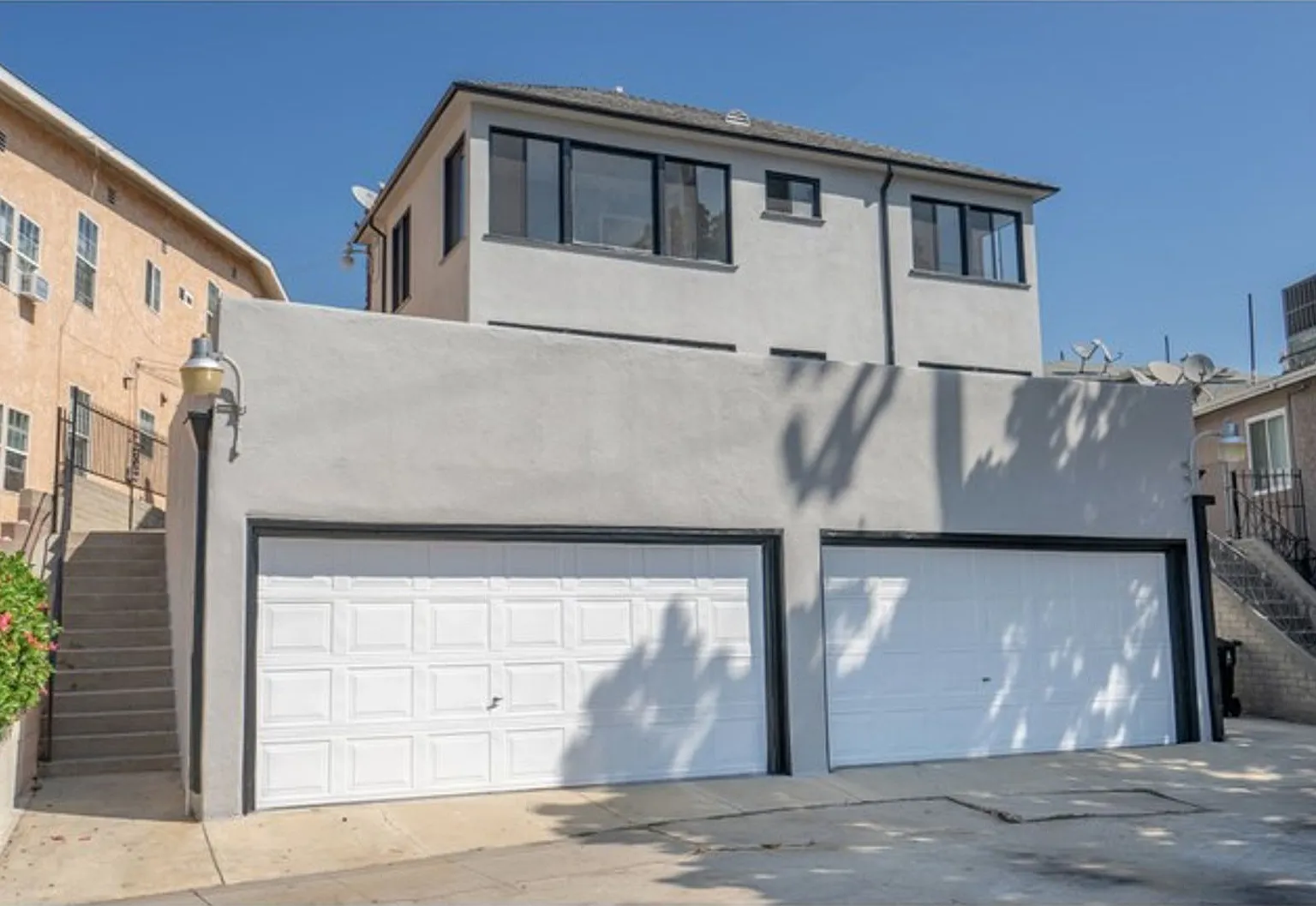 5623-5633 Venice Blvd — Photo 1