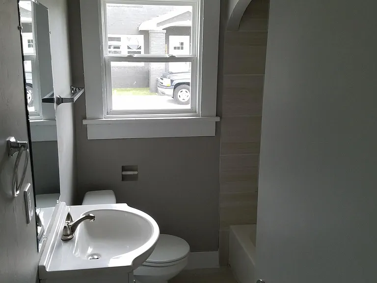 1321 N Klein Ave — Photo 9