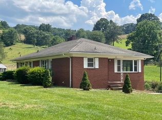 668 Turnpike Rd, Canton, NC 28716