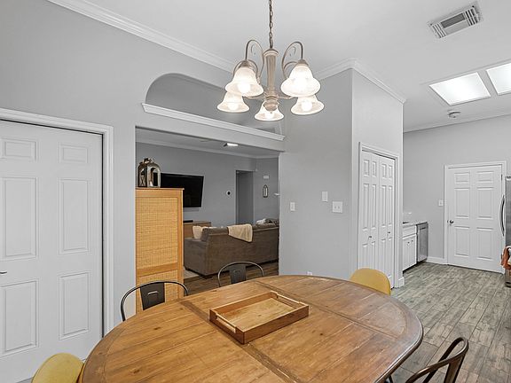 5th image of 3133 Quebec Dr