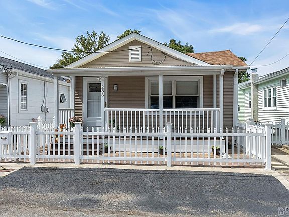 2nd image of 286 Norwood Ave