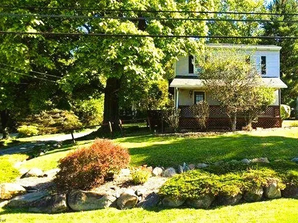 1325 Shannon Rd, Girard, OH 44420