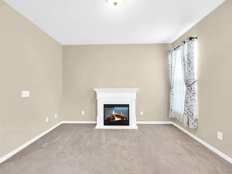 414 Carriage Lake Dr — Photo 13