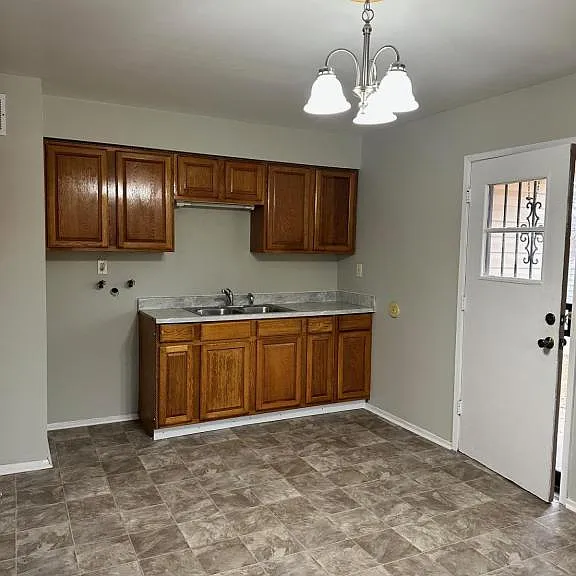 6111 Chambers Way — Photo 4