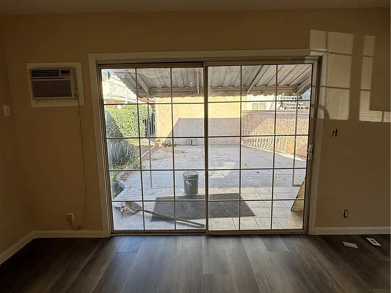 921 Carob Way — Photo 11