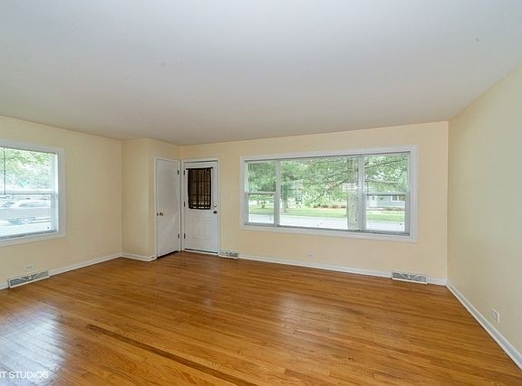 3rd image of 702 N 2nd Ave