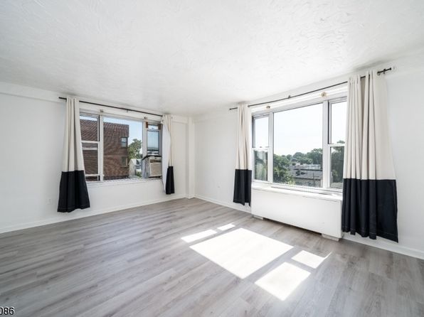 276 Prospect St #2F, East Orange City, NJ 07017