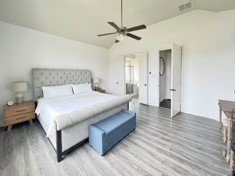 2857 Edinburgh Dr — Photo 8