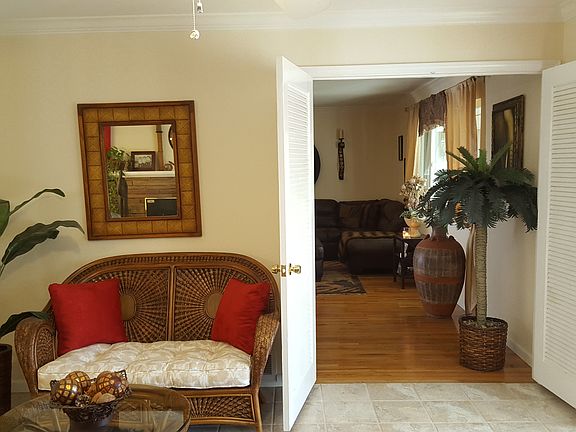 3rd image of 1305 Westland Dr