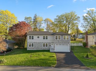 18 Elmcrest Rd, North Andover, MA 01845