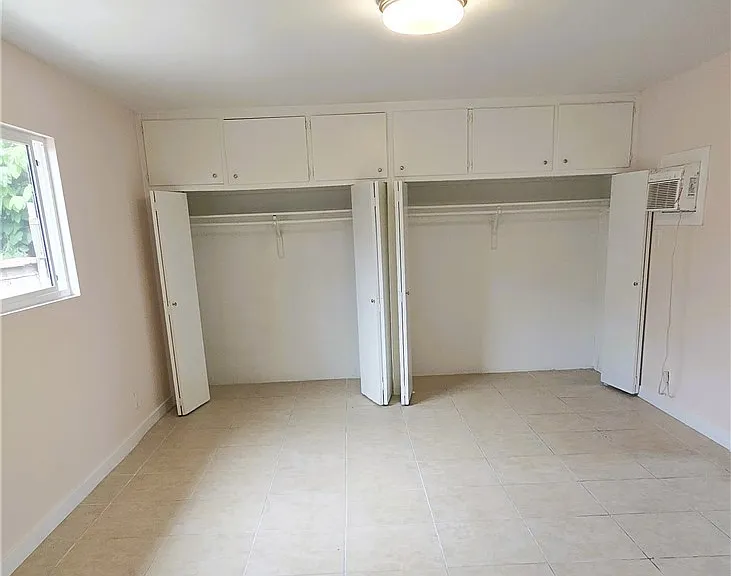 1043 Stichman Ave — Photo 5