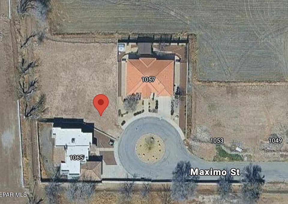 2nd image of 1061 Maximo St