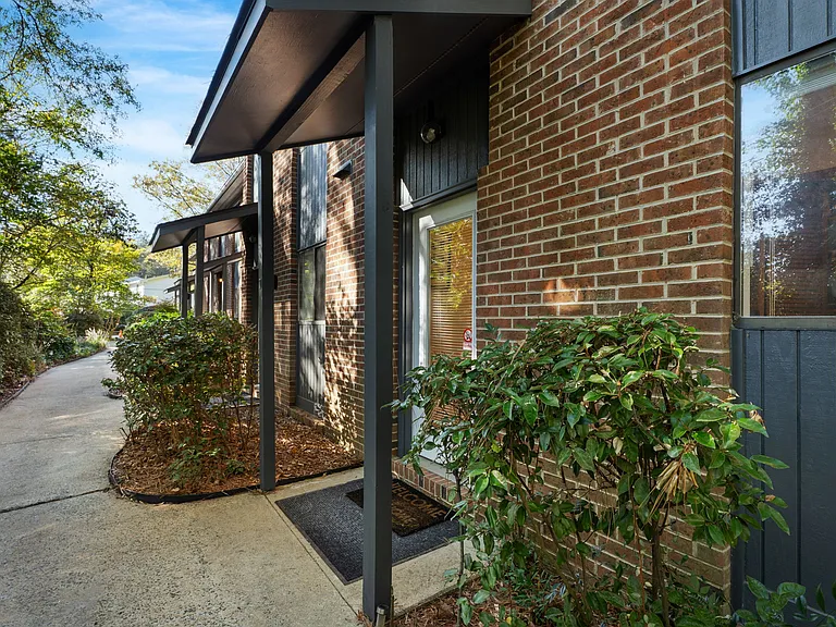 609 Hillsborough St #7 — Photo 2