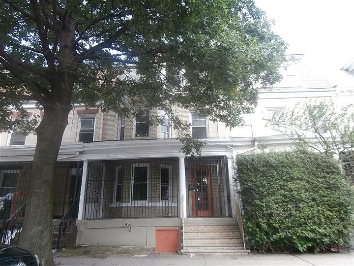 Building Photo 3