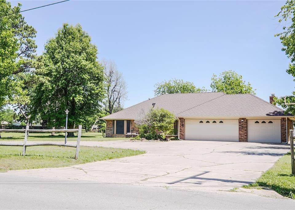 1st image of 5624 N Mueller Ave