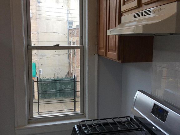 5th image of 10702 Jamaica Ave #2