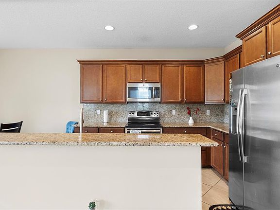3rd image of 5224 SW 77th Way #5224