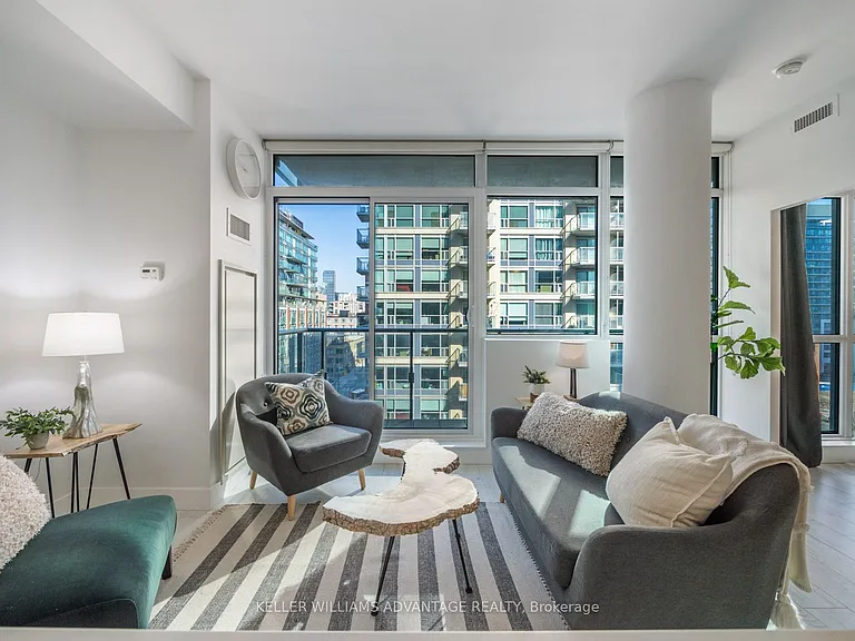 39 Sherbourne St #808 — Photo 13