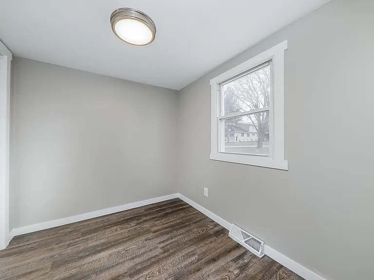 4410 Buckley Rd — Photo 5