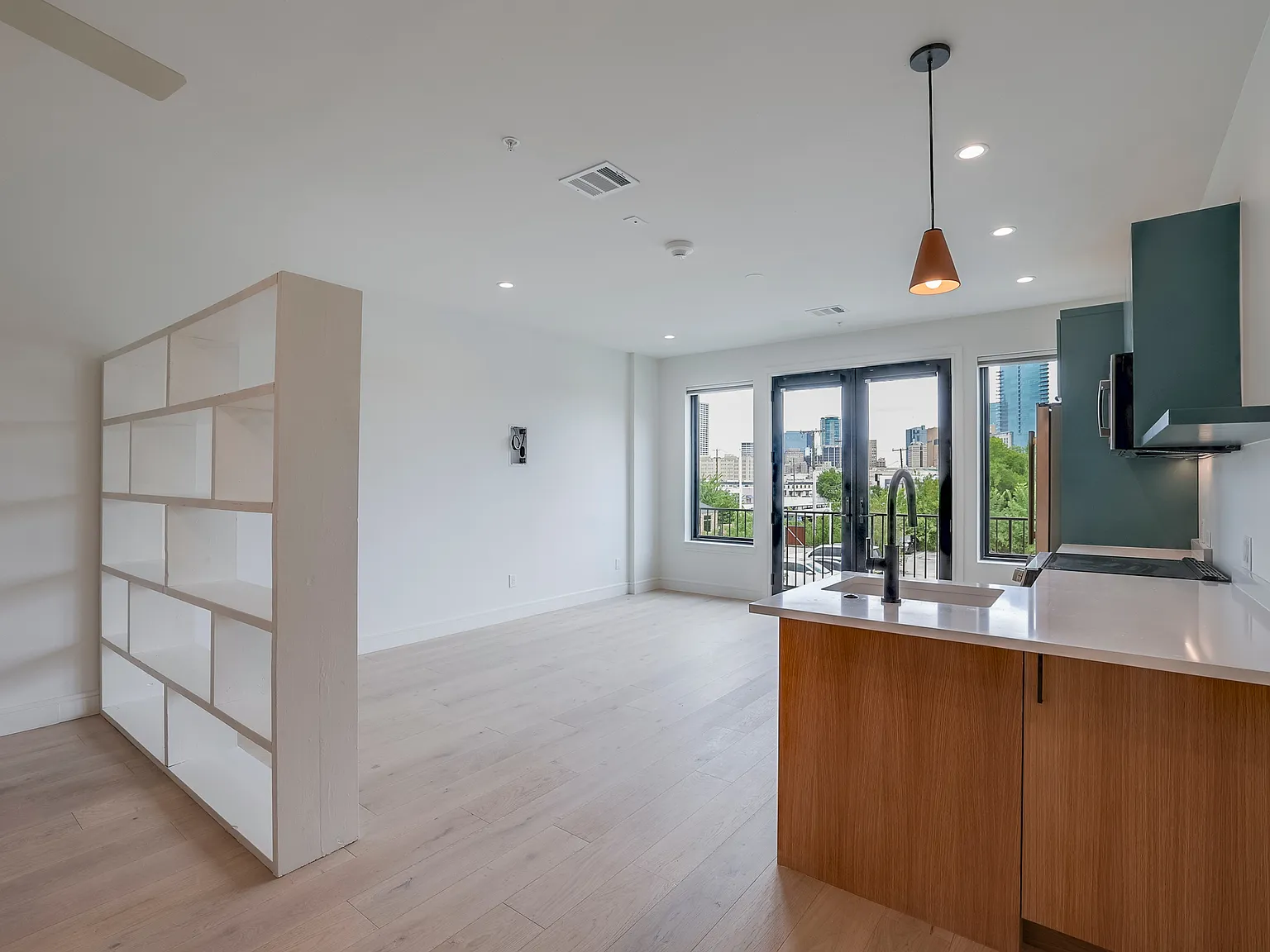 Studio, 667 sqft, $1,495 — Photo 3