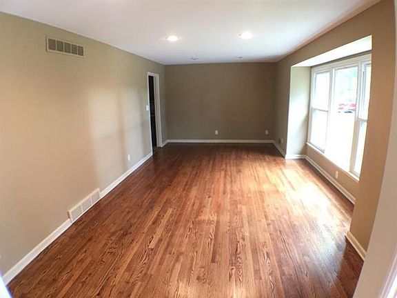 2nd image of 9420 Hardy St