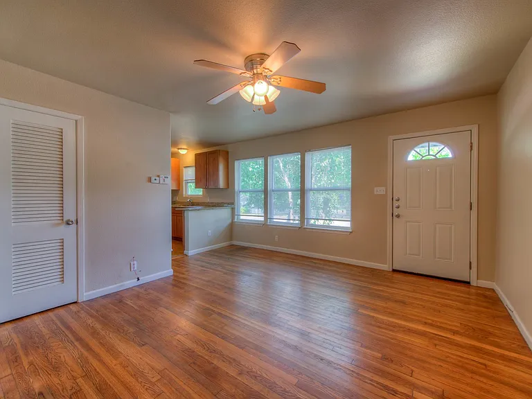 4805 Evans Avenue — Photo 5