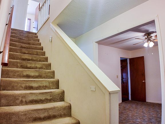 2nd image of 8549 Rockhampton St