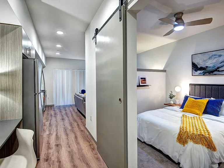 Midtown 64 Apartments — Photo 15