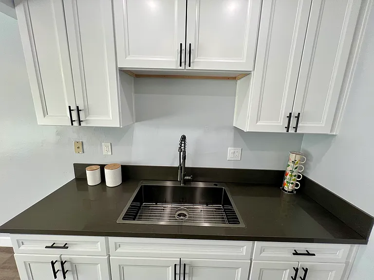 Welcome to Pacific View Apartments — Photo 4