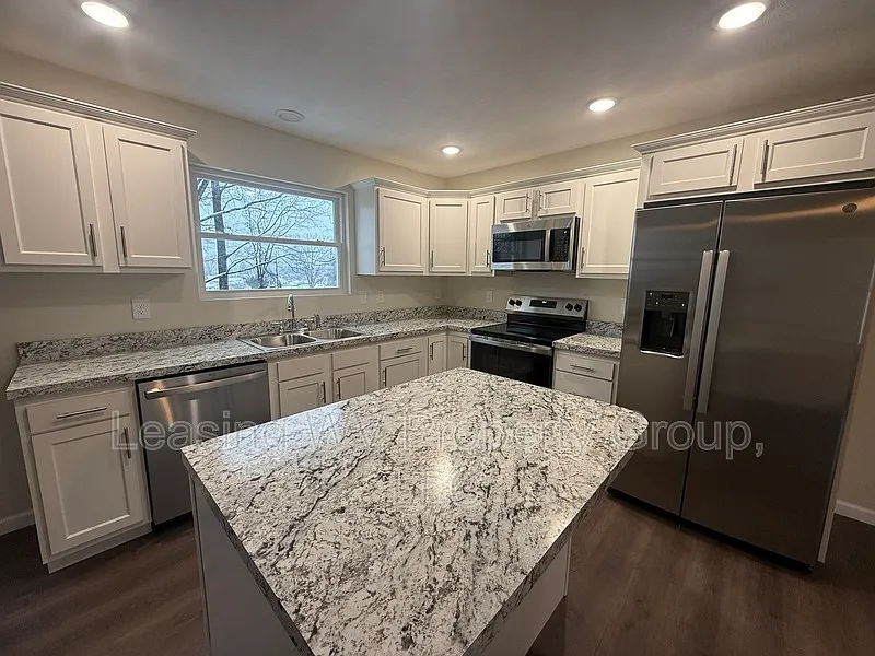 2 bed, 3.0 bath, 1229 sqft, $1,600 — Photo 4