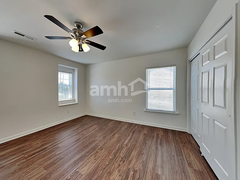 35 Border Ave — Photo 18
