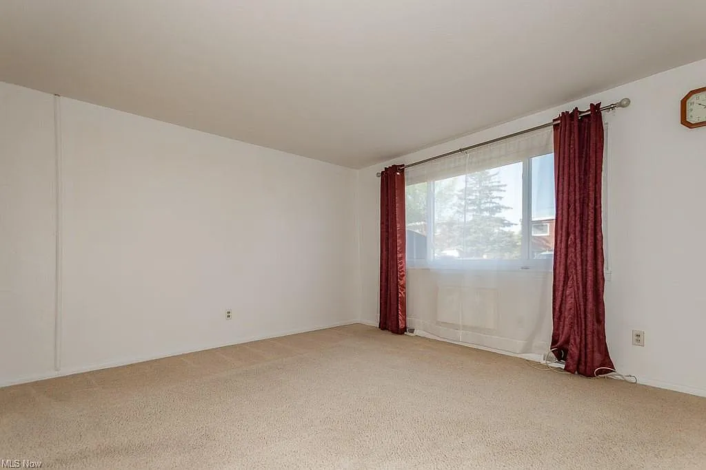 1547 Severn Ln — Photo 1
