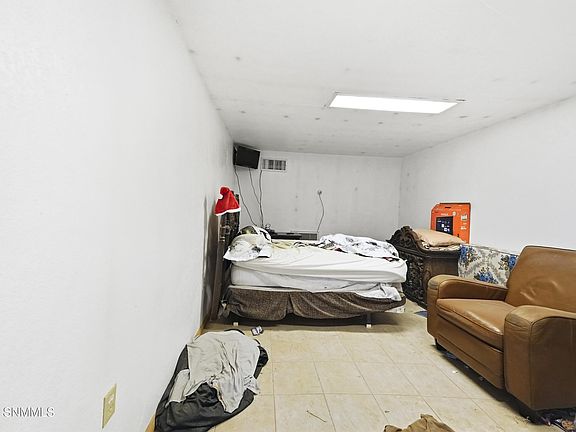 5th image of 318 Hall Rd
