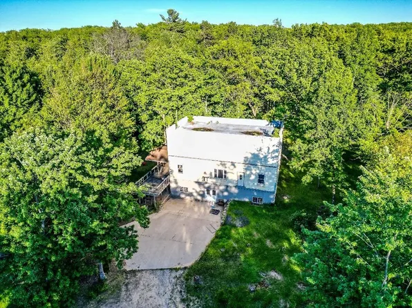 3676 N Harrison Ave, Harrison, MI 48625