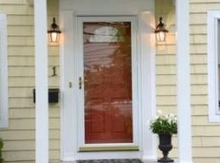 1 Woodbury Dr, Beverly, MA 01915