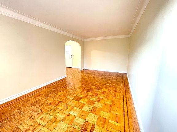 4th image of 41-30 46th St #5E