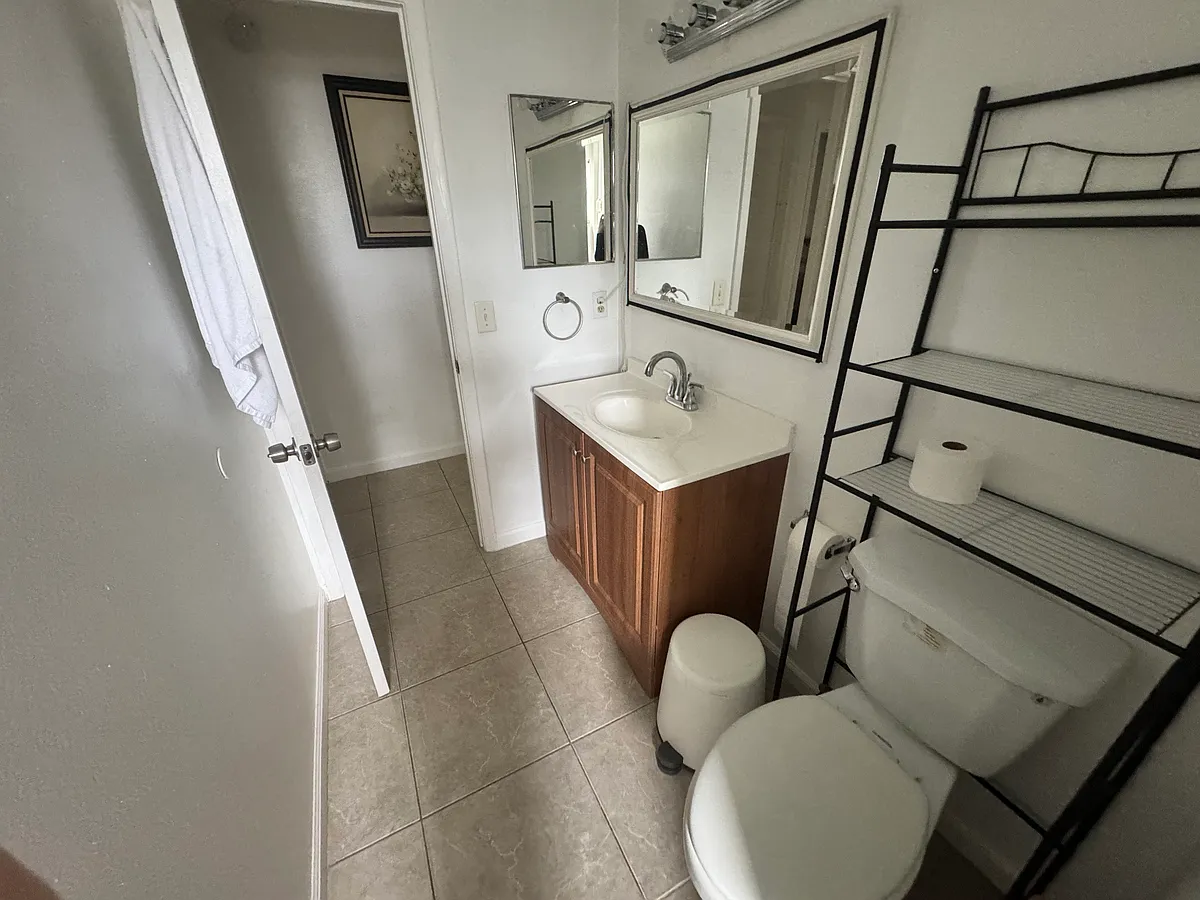 Building Photo - 120 Oaxaca Ln