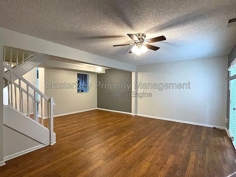 323 Riverwalk Cir — Photo 5