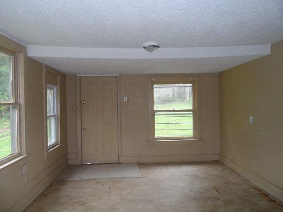 5th image of 2150 N 32nd St