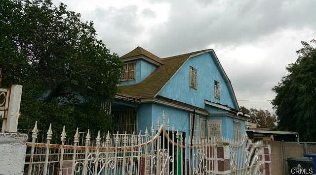1st image of 320 W 49th St