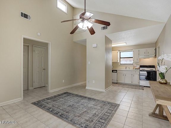 3rd image of 206 Village Square Dr