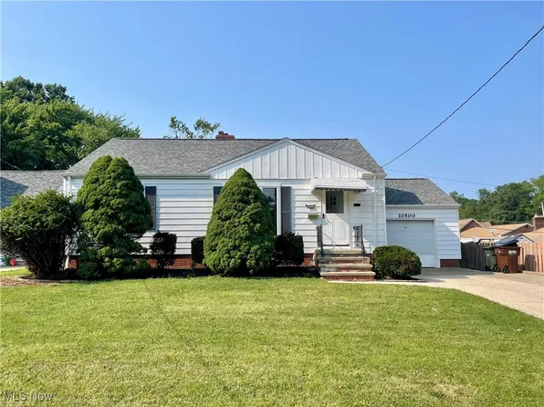 10500 Snow Rd, Parma, OH 44130