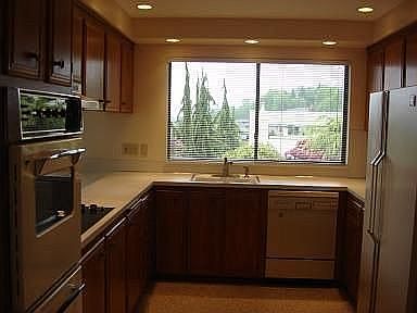 Light and bright kitchen