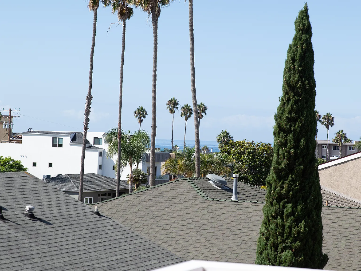3 bed, 2.5 bath, 1550 sqft, $5,300 — Photo 3