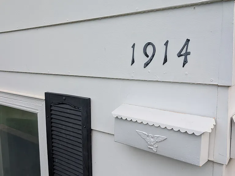 1914 W 12th Ave — Photo 2