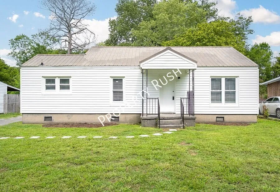169 Everglades Blvd. - Charming 2 bed/1 bath rental home in North Georgia! $1,495/mo. — Photo 2