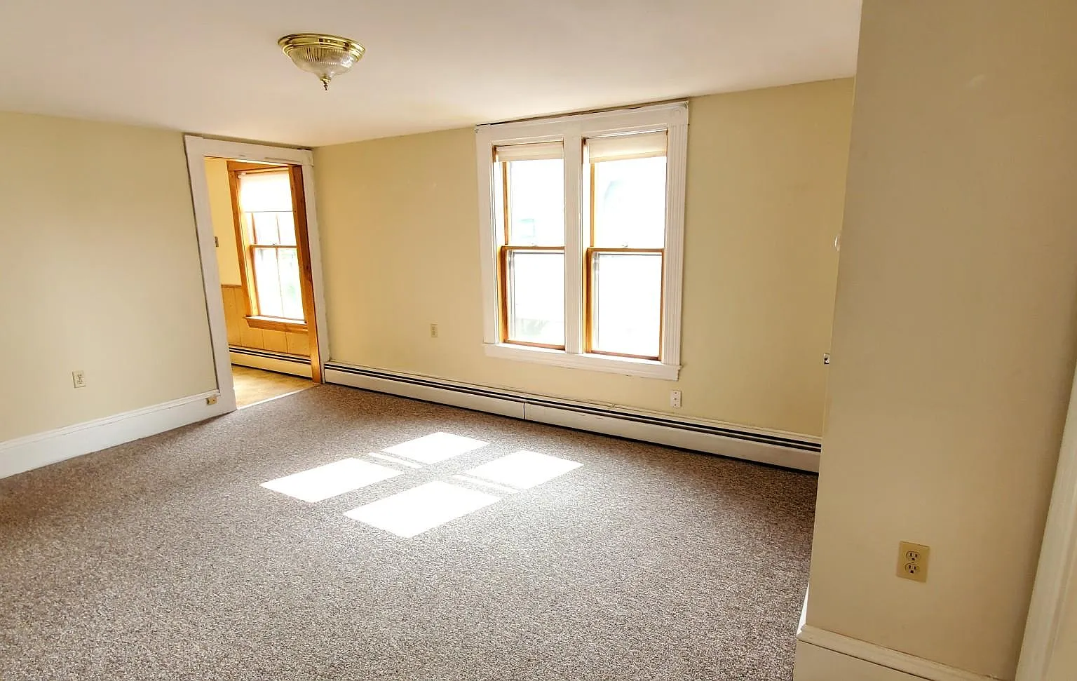 2 bed, 1.5 bath, 1900 sqft, $2,500 — Photo 4
