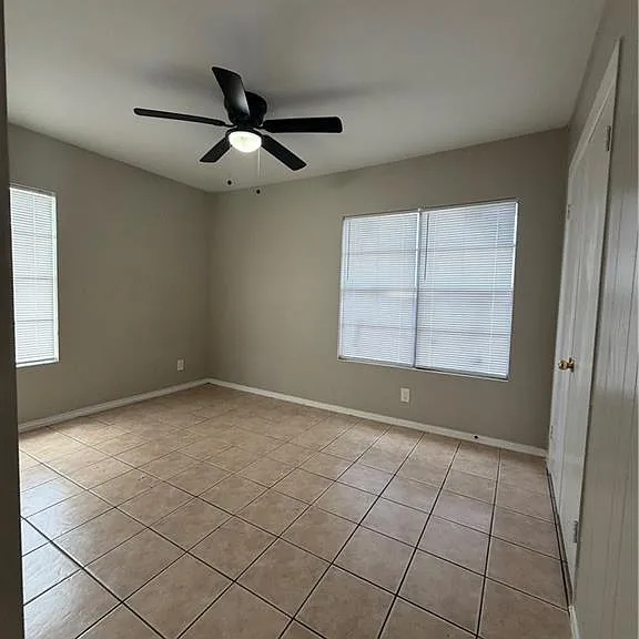 700 E Sam Houston Blvd — Photo 5