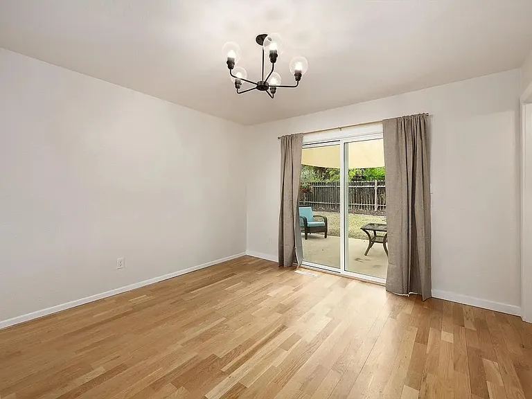 909 Willshire Dr — Photo 18
