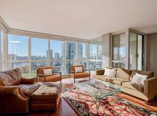 212 Davie St #1703, Vancouver, BC V6B 5Z4